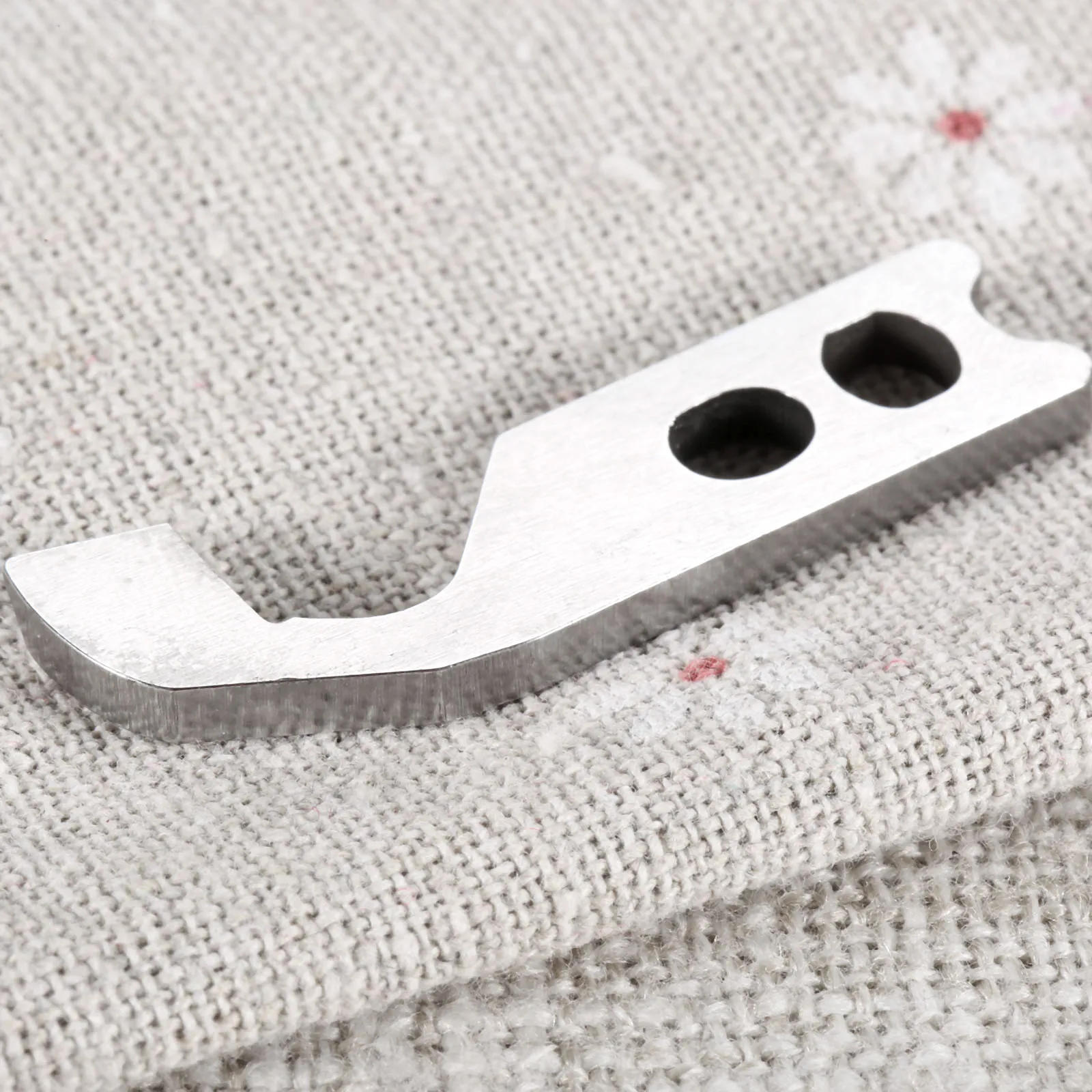 Description Picture 6 of item1Pc Steel Overlock Sewing Machine Upper Blade Knife for JANOME NEWHOME SERGER 104D 134D 203 234 234D PFAFF KENMORE 385.1564180