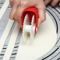 Kitchen Pizza Pastry Lattice Cutter Pastry Pie Decor Cutter Plastic Wheel Roller for Pizza Pastry Pie Crust Baking Cutter Tools