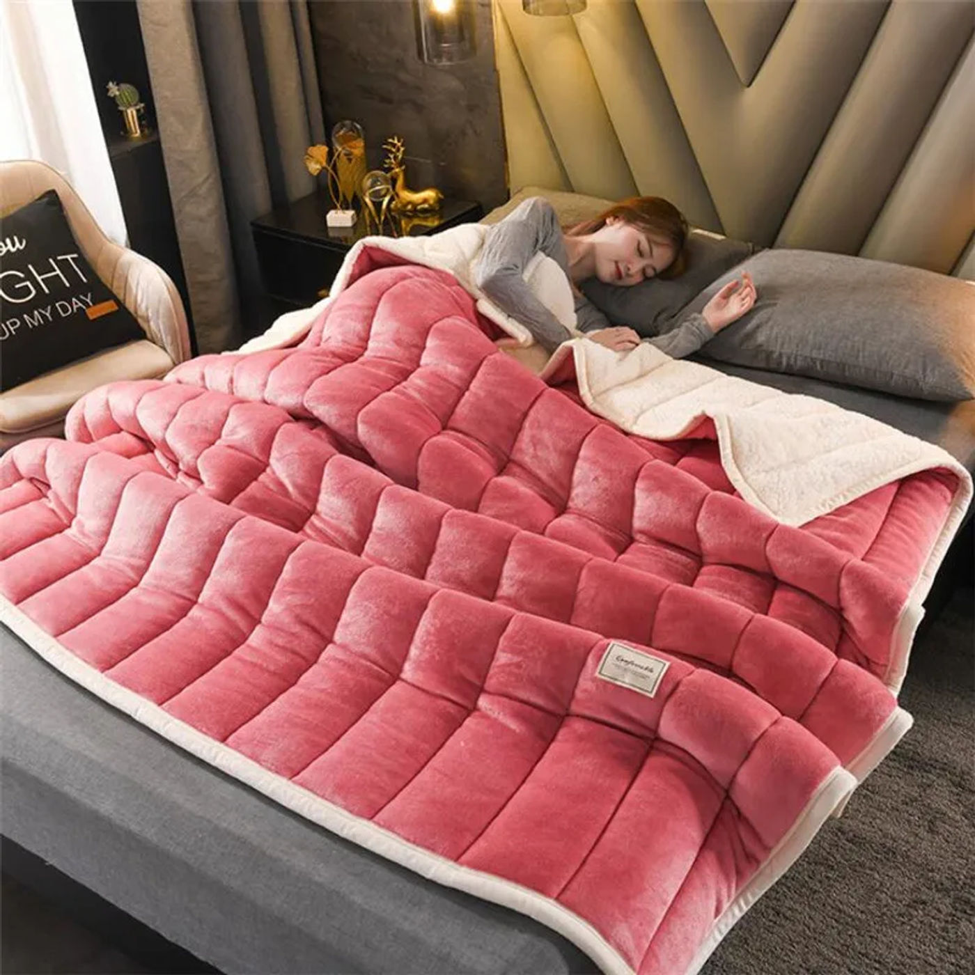 Description Picture 3 of itemHome Lamb Cashmere Thick Bed Blanket Sofa Winter Warm Sherpa Duvet Cover Newborn Wraps Kids Bedspread 180X200CM