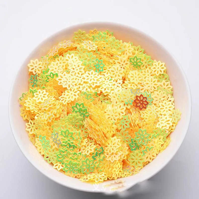 Description Picture 6 of item9mm Snowflake gold sequins DIY clothing accessories accessories wedding Christmas party decoration materials sequins