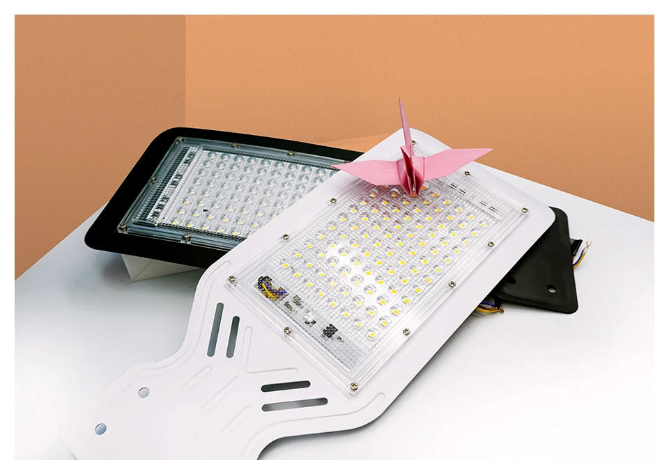 Description Picture 3 of itemLED Street Lamp 100W AC 110V 220V 230V 240V Outdoor Floodlight Spotlight IP65 Waterproof Garden Road Street Pathway Pole Lights