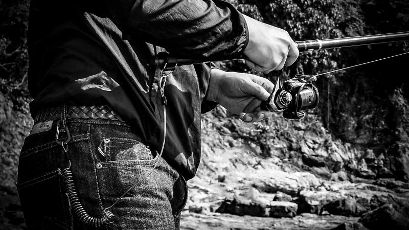 Description Picture 3 of itemBooms Fishing T01 2M Fishing Coiled Lanyards with Rod Tie Beltb Fishing Lanyard  for Boating Ropes with Camping Carabiner Tools