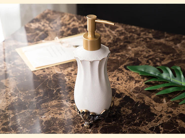 Description Picture 6 of itemSoap Dish Ceramic Bathroom Shower Soap Tray Dish Storage Holder Bath Shower Bathroom Classic Soap Box for Bathroom Decoration