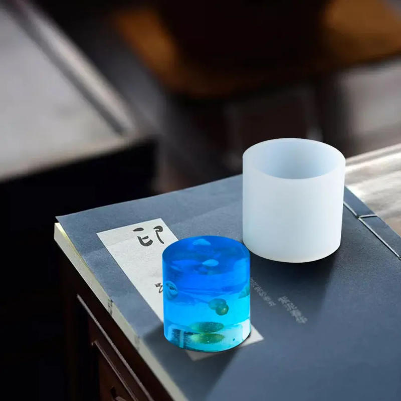 Description Picture 3 of item3D Cylinder Silicone Candle Mold Handmade Silicone Wax Mold Flower Planter Filling Jewelry Making Tool Epoxy Mould Craft Mold