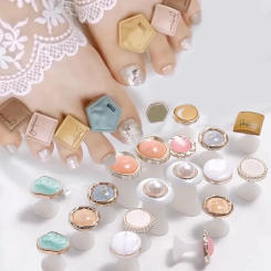 8Pcs Silicone Toe Separators Daisy Flower Charming Pearls Design Foot Divider for Salon Manicure Pedicure Care Nail Art Tools