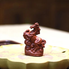 Tea pet decoration Huanglongshan raw mineral red mud Dahongpao Yixing purple clay tea ceremony accessories