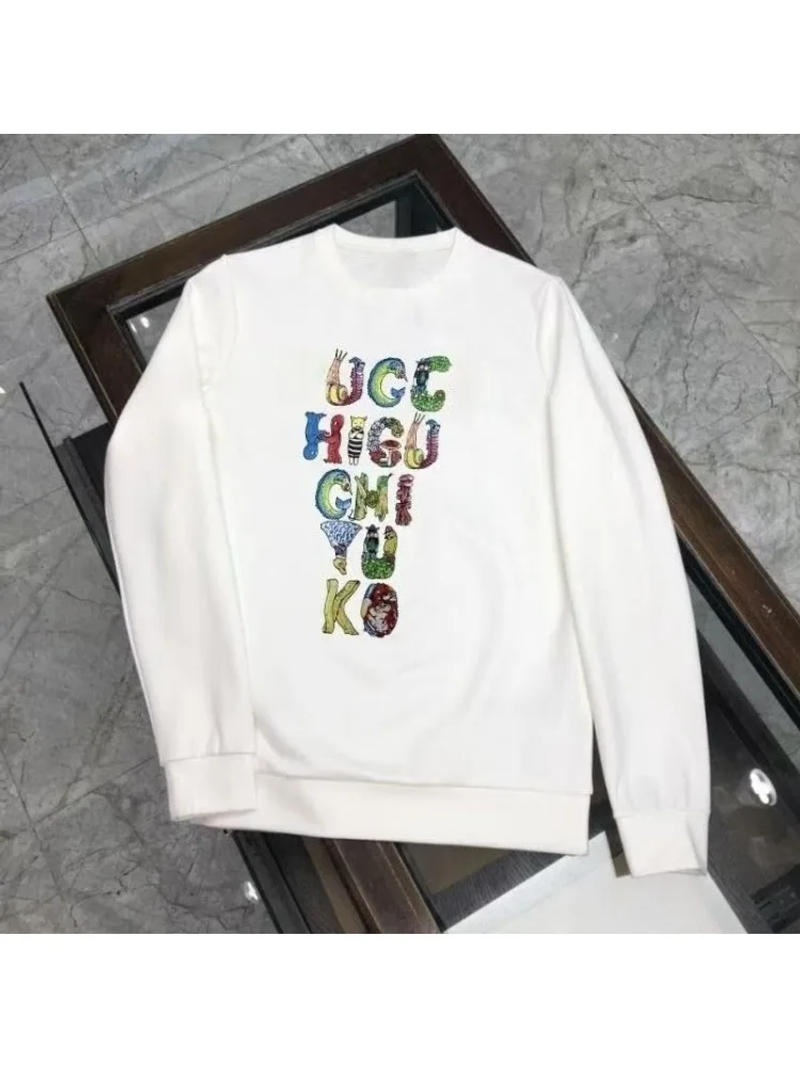 Description Picture 5 of item25. High-quality new autumn and winter hoodies are fashionable, casual and loose. Couples can wear pullover hoodies