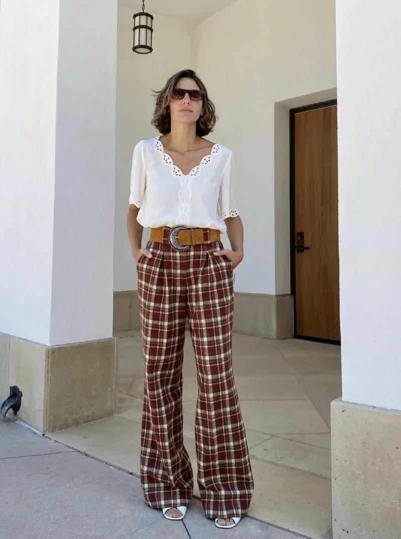 Description Picture 4 of item100% cotton white summer cotton tshirt women round neckline short sleeve Bow embroidery Relaxed T-Shirt female