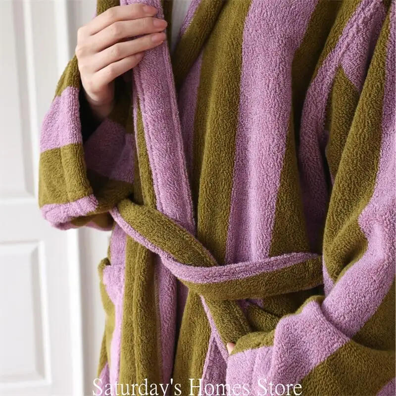 Description Picture 3 of itemStriped Color ,atching Hooded Bathrobe, Pure Cotton Combed Cotton Jump Color Couple Towel, Absorbent Bathrobe