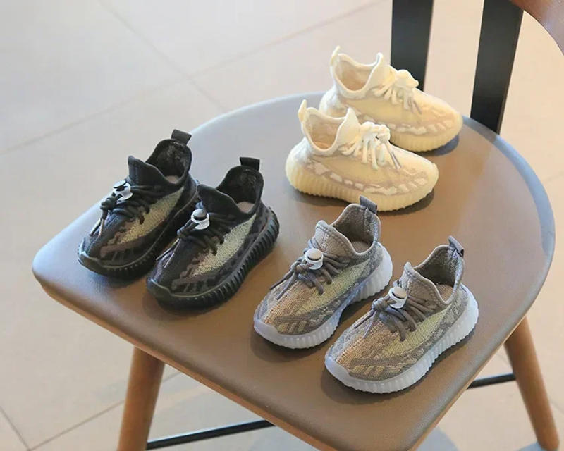 Description Picture 4 of itemBig Kids Fashion Sneaker Children Breathable Running Hiking Mesh Sneakers Boys Girls Soft Sole Non Slip Lightweight Sports Shoes