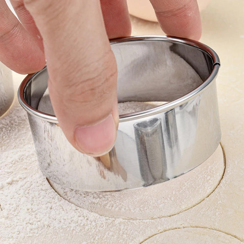 Description Picture 6 of itemStainless Steel Biscuit Mold Kitchen Round Cookie Cutter Set Baking Circle Pastry Cake Mould DIY Dumplings Skin Cutting Tools