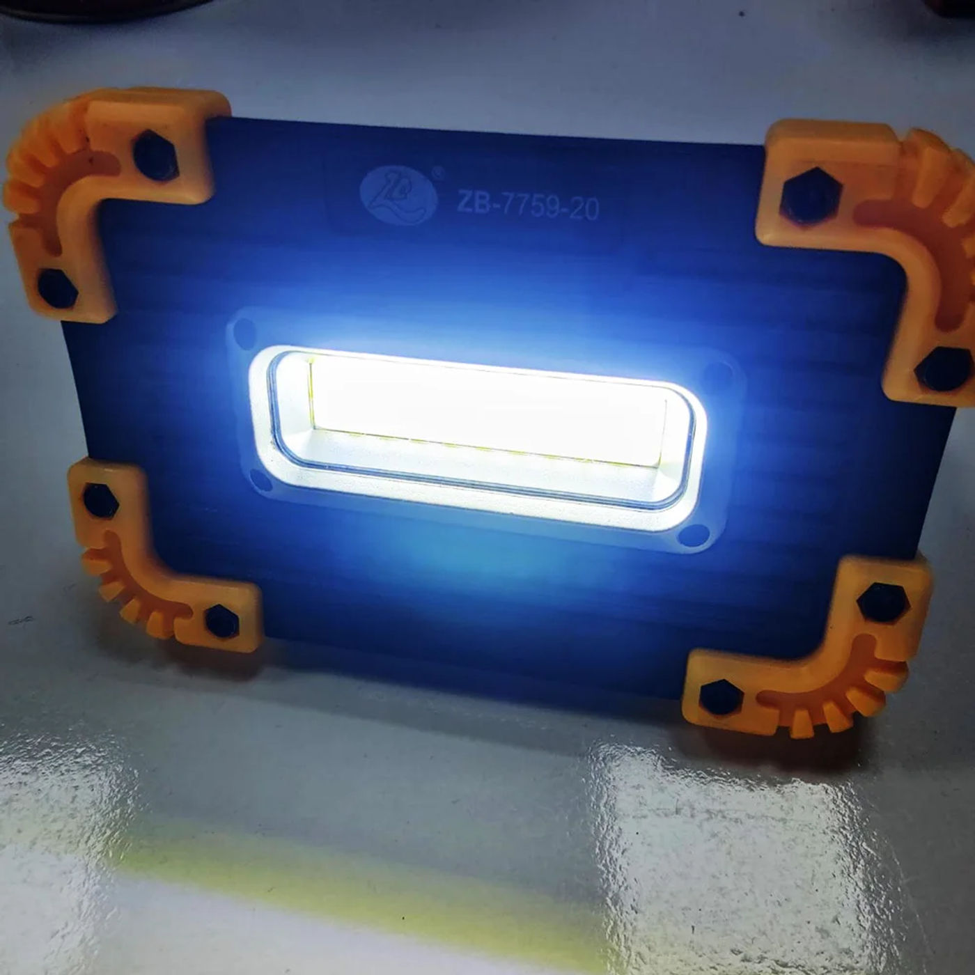 Description Picture 2 of item50W Portable Led Spotlight 1000LM Super Bright Led Work Light USB Rechargeable for Outdoor Camping Lamp Led Flashlight by 18650