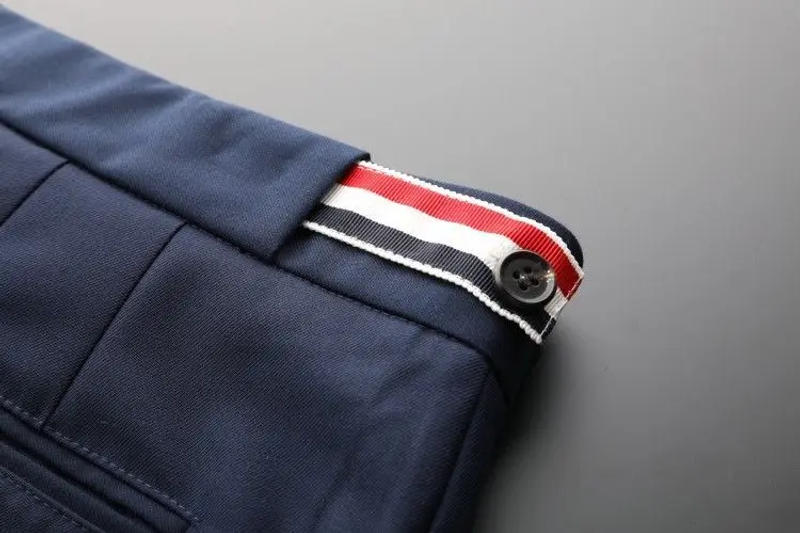 Description Picture 6 of itemNew 9-inch pants, small straight tube, three color band casual pants, men's slim fit, high-end light luxury trousers