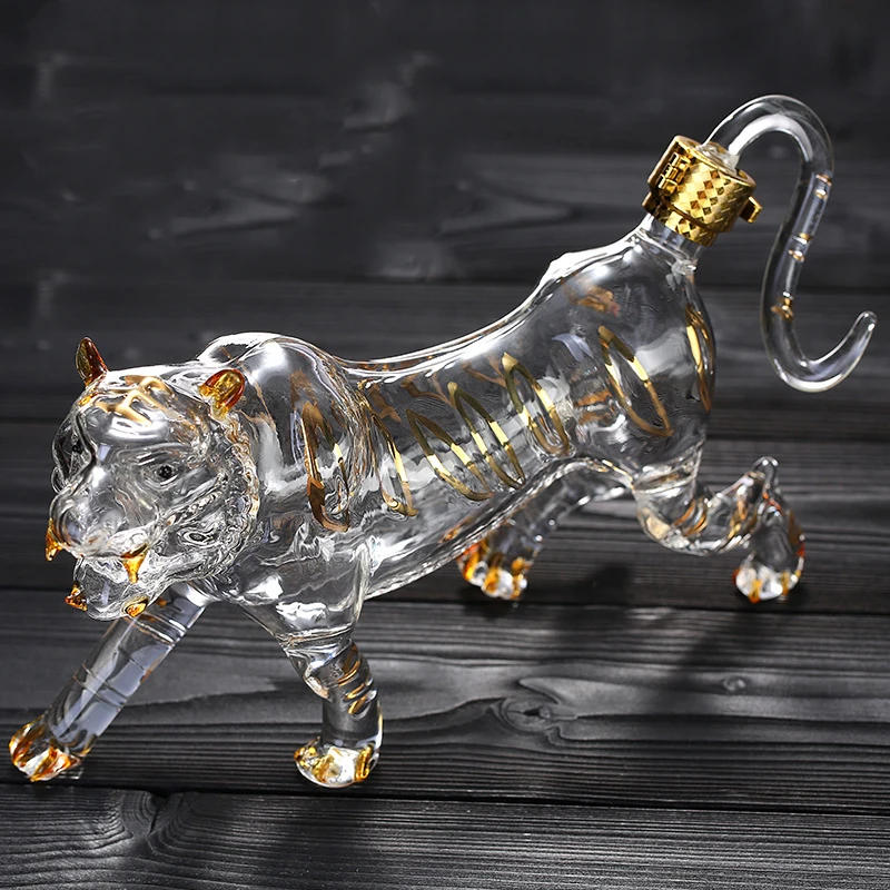 Description Picture 4 of itemHandsome tiger shaped animal lead-free glass bottle wine decanter barware whiskey decanter for Liquor Scotch Bourbon