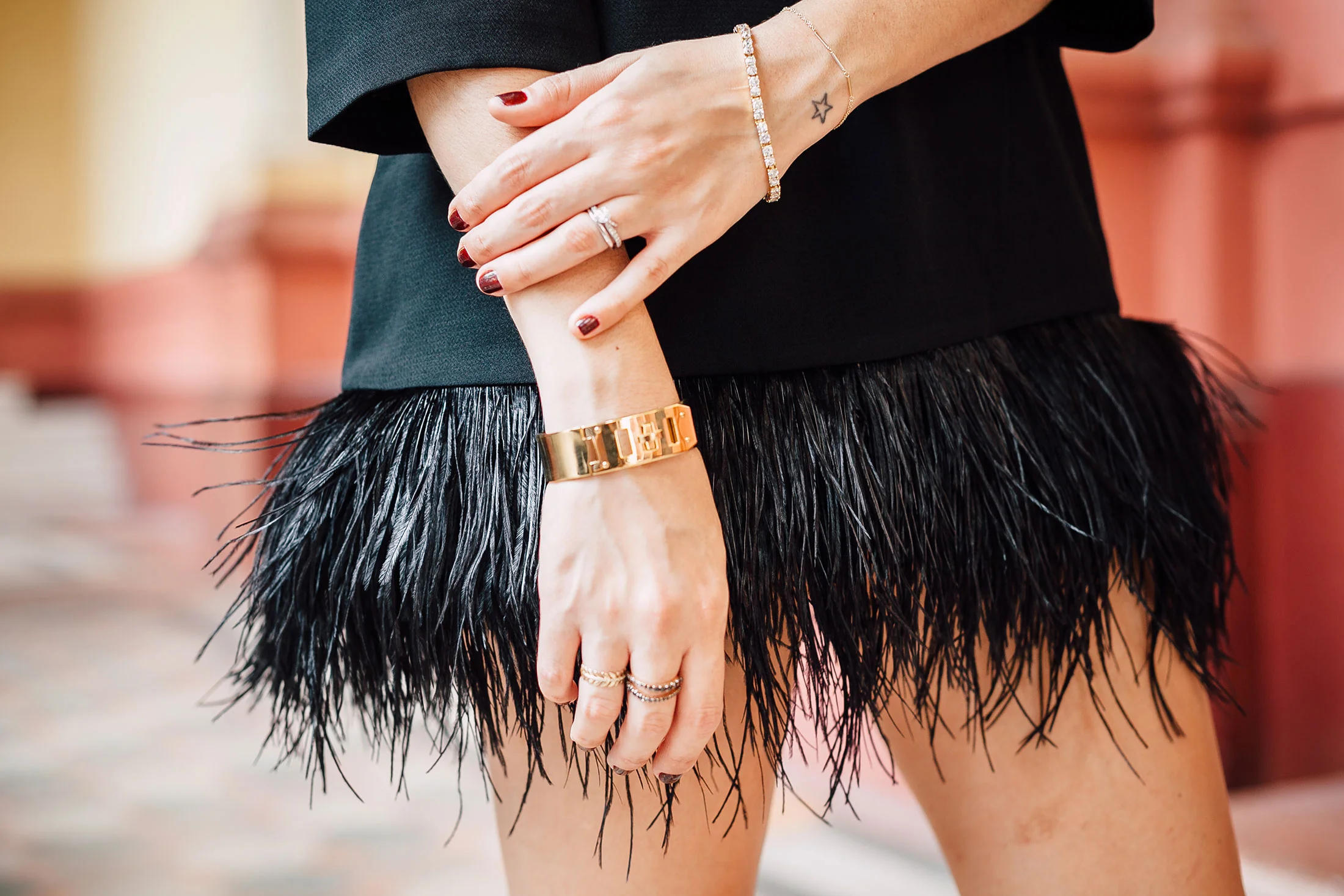 Description Picture 5 of item1M/5M/10M Leather Pink Ostrich Feathers Trims Ribbon 8-10CM for Wedding Party Dress Sewing Decor Natural Plumes Crafts Accessory