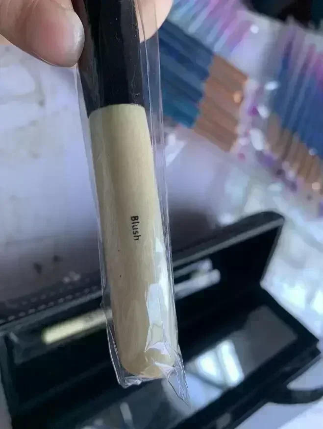 Description Picture 4 of item2025 New Arrival 9pcs Set Brown Professional Cosmetic Make Up Brush bc5 Makeup Tool