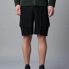 2024 Miyake Pleated Shorts For Men Cargo Pants Loose Overalls Shorts New Fashion