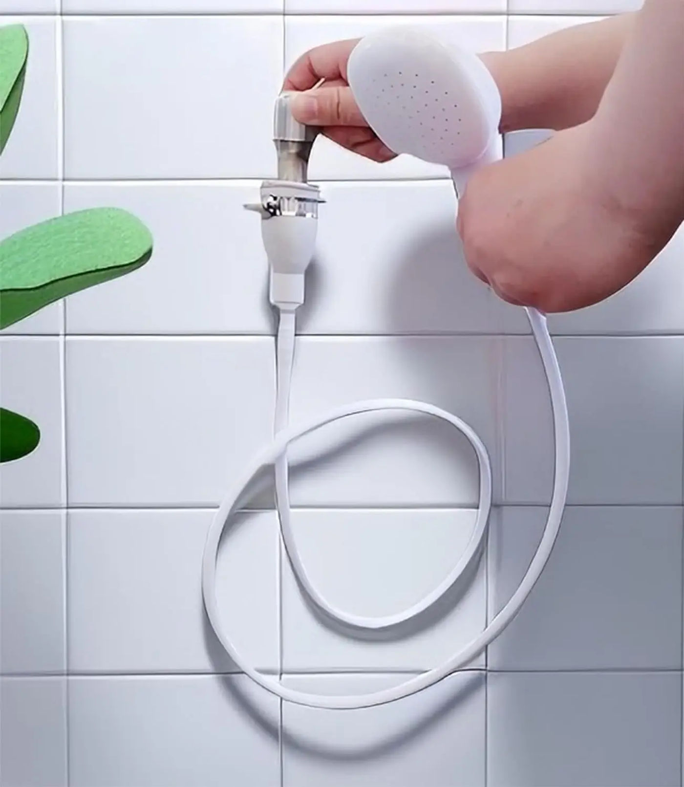 Description Picture 5 of itemPortable Sink Spray Hose Shampoo Sprayer Rubber Pet Bath Handheld Shower for Bathing Baby,Pets,Washing Hair,Quick Connect Nozzle