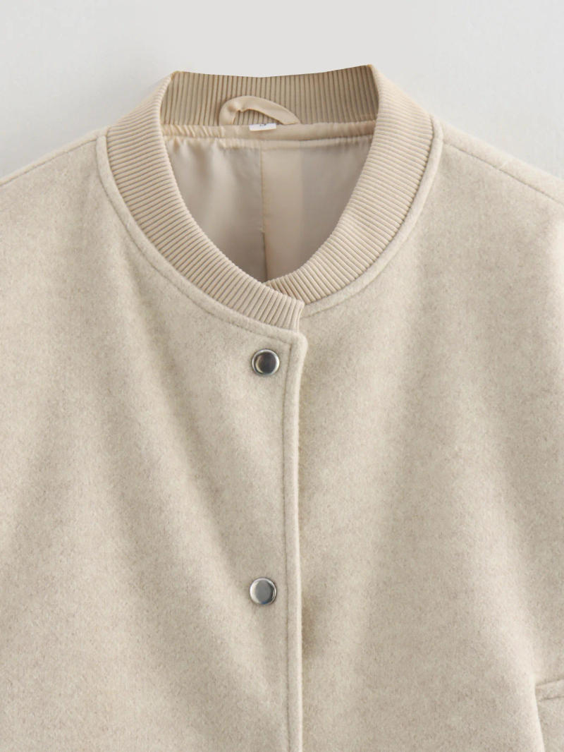 Description Picture 5 of itemTRAFZA Casual Solid Soft Tweed Jacket Coat Women's Pocket Buttons Jacket New 2025 Spring Fall Fashion Simple Versatile Jacket