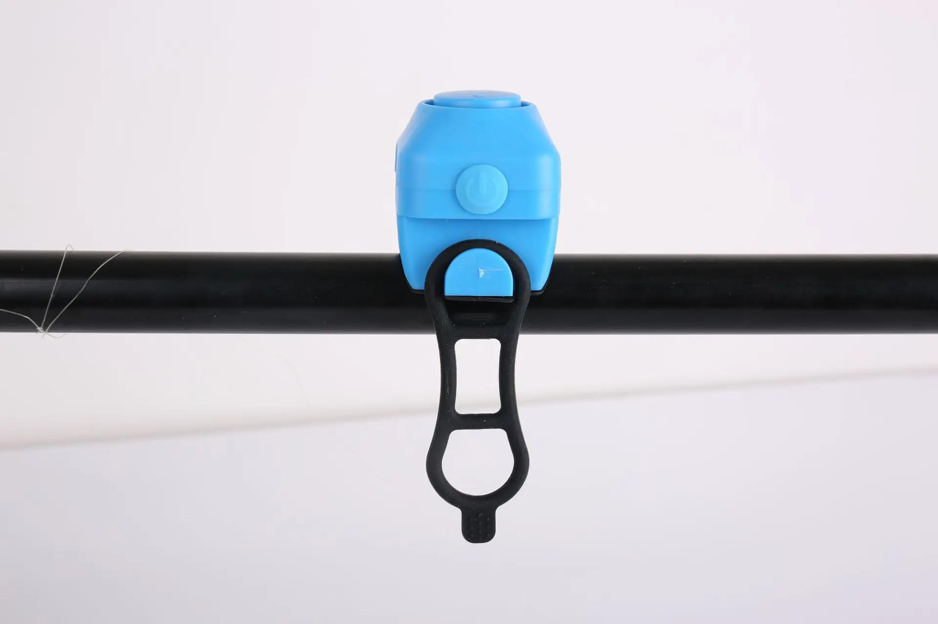 Description Picture 3 of itemBike Electronic Loud Horn 130 db Warning Safety Electric Bell Police Siren Bicycle Handlebar Alarm Ring Bell Cycling Accessories