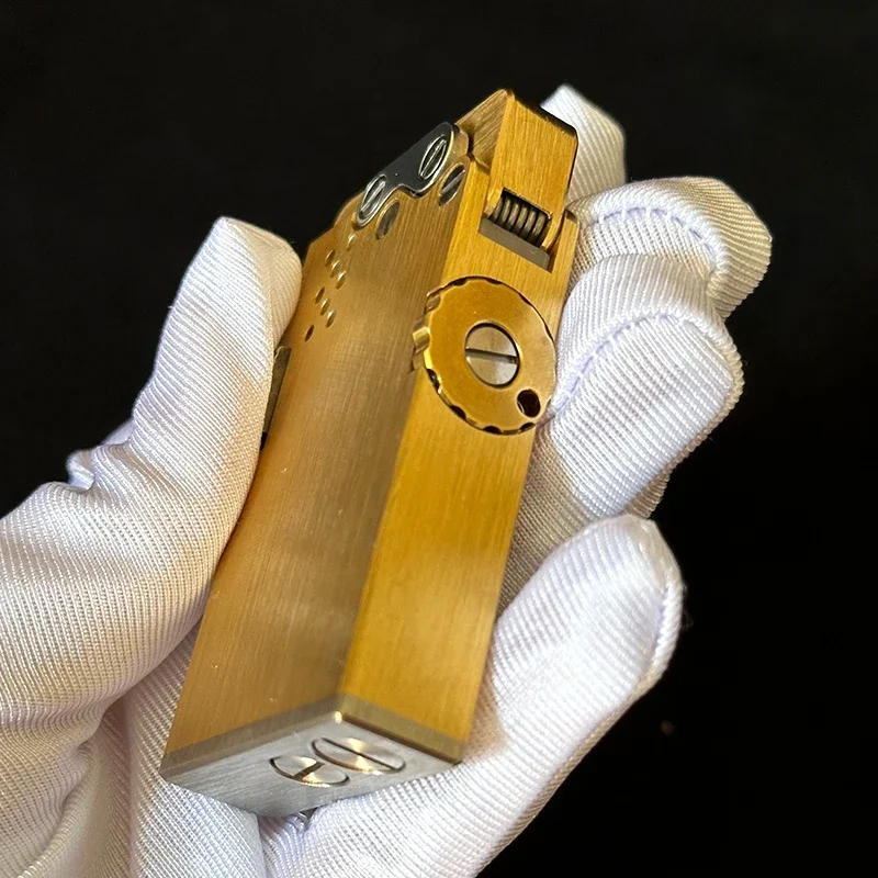 Description Picture 4 of itemHandmade Brass Mechanical Automatic Ignition Kerosene Lighter Creative Titanium Alloy Lighter Men's Collectible Gift