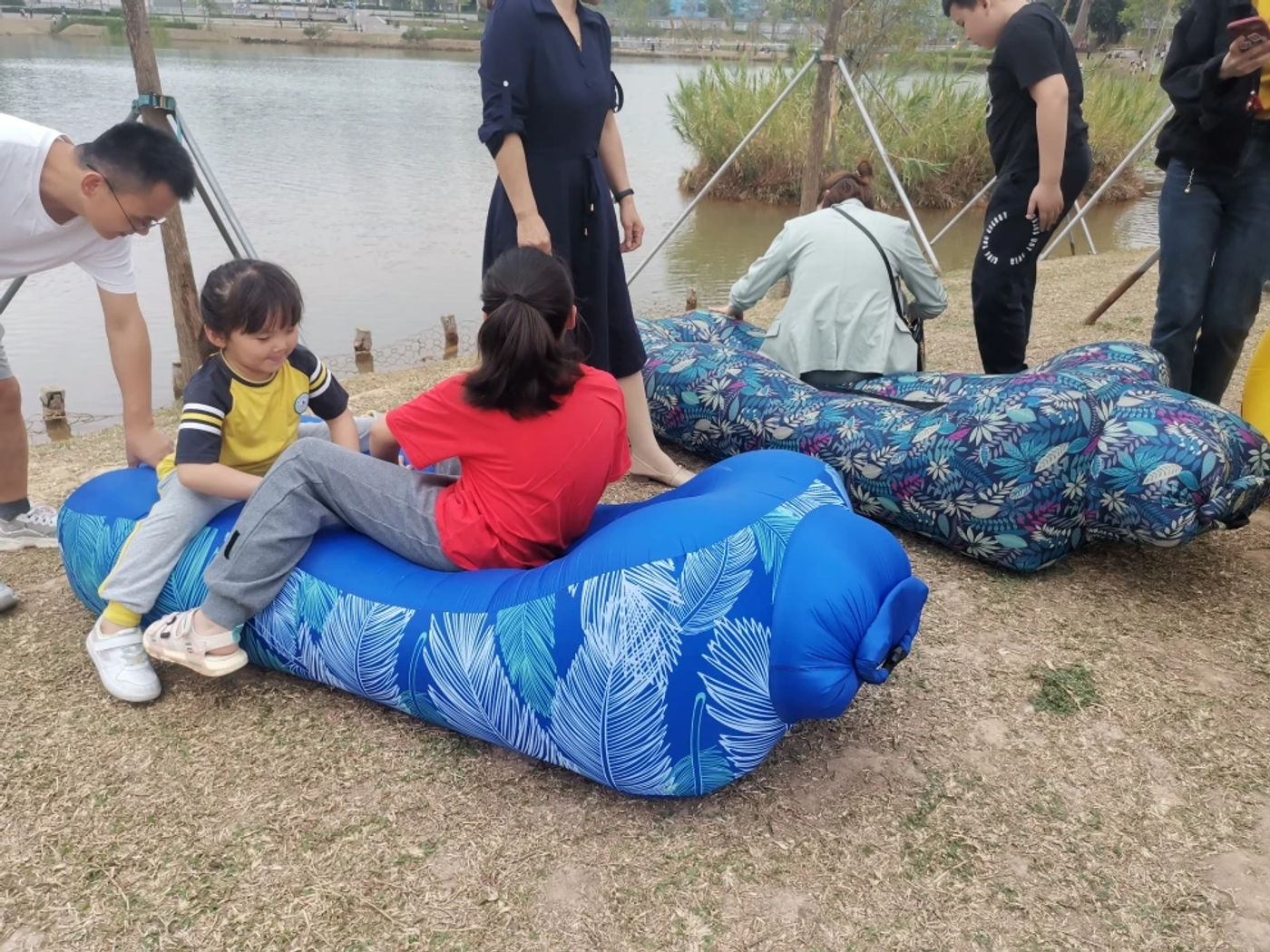 Description Picture 5 of itemAmphibious Lazy Inflatable Sofa Camping Beach Music Festival Fast Inflatable Bed Indoor And Outdoor Universal Air Mattress
