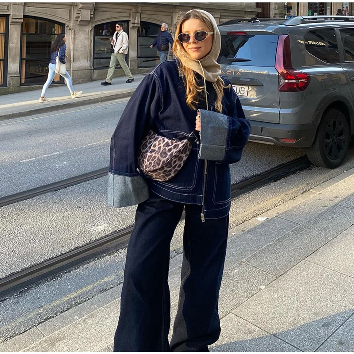Description Picture 6 of itemDenim Woman Trousers Two-piece Set Zipper Pockets Revers Sleeve Coats Basic Straight crimping Hem Jeans Casual Lady Outfits