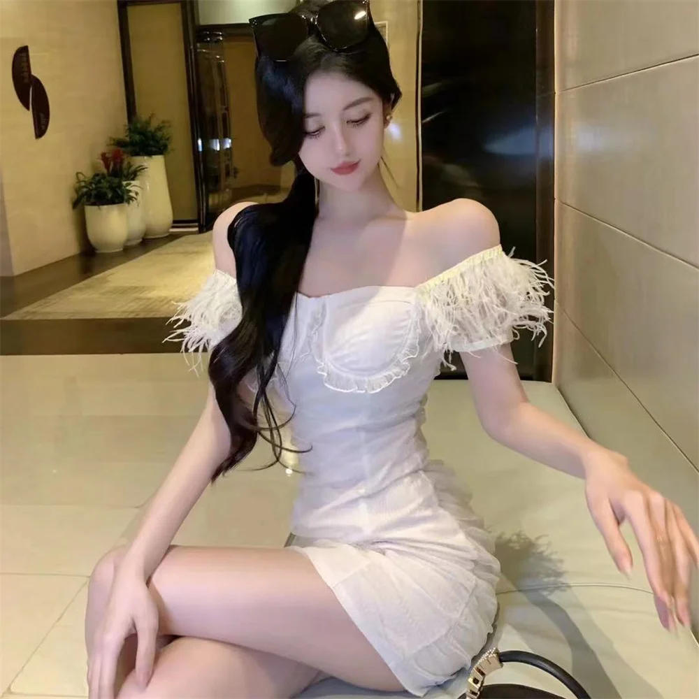 Description Picture 4 of item1/3M Plume Ostrich Feather Trim Wedding Decor Wholesale Natural Feathers Ribbon Crafts DIY Sewing Dress Party Accessories 8-10cm