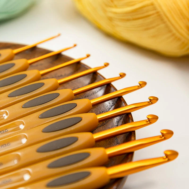 Description Picture 3 of item1Piece Clover Knitting Hooks Original Clover Crochet Hook Needles Knitting Needles Knitting Pro Knit Hook