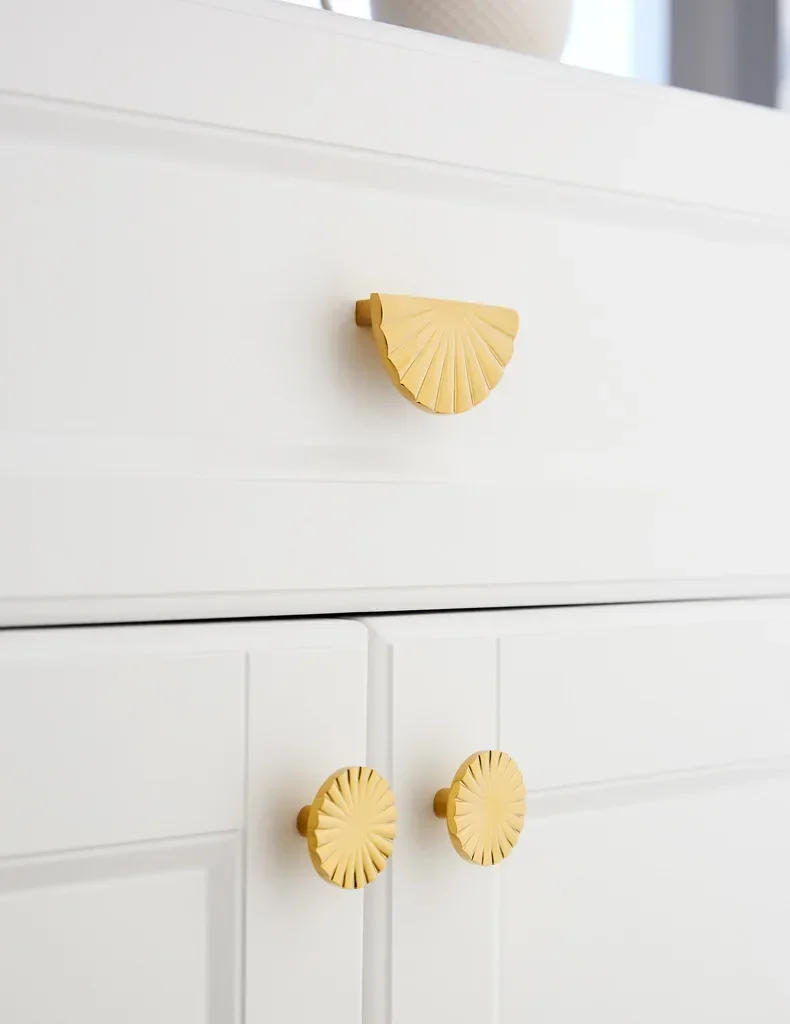 Description Picture 4 of itemNordic Golden Cabinet Door Drawer Handle Rose Gold Handle Shoes Cabinet Wardrobe Light Luxury Brass Cabinet Handle