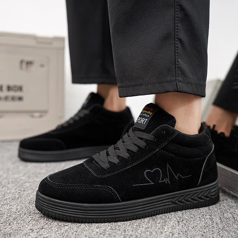 Description Picture 5 of itemCouple Sneakers Men Women Lover Flat Casual Outdoor Trendy Walking Shoes Lace-up Comfortable Wear-resisting Skate Shoes for Men