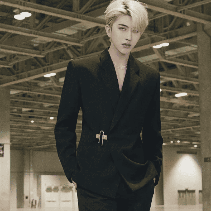 Description Picture 4 of itemCasual suit jacket for men in spring and summer,  design that is niche. Instagram trendy and handsome men's white suit