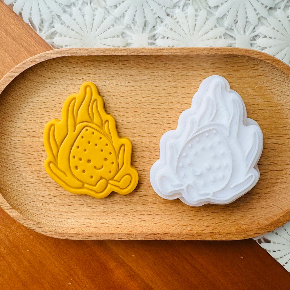 Description Picture 3 of itemCartoon Fruit Cookie Cutters DIY Bakery Tools and Accessories Stampcookie Cutters