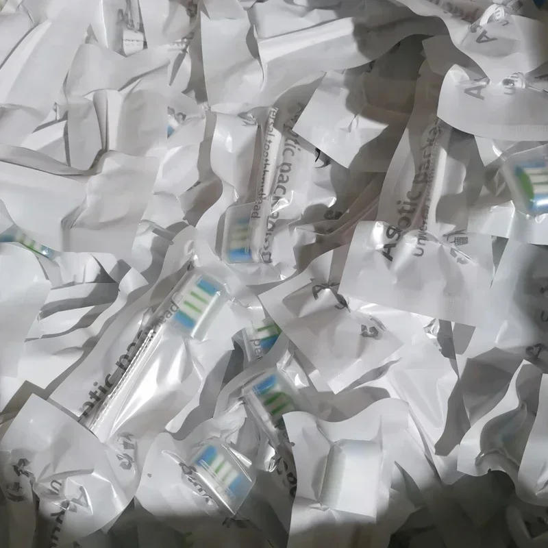 Description Picture 3 of itemReplacement Brush Heads Soft Bristle Nozzles for Oclean X/ X PRO/ Z1/ F1/ One/ Air 2 /SE Electric Toothbrush With dust cover