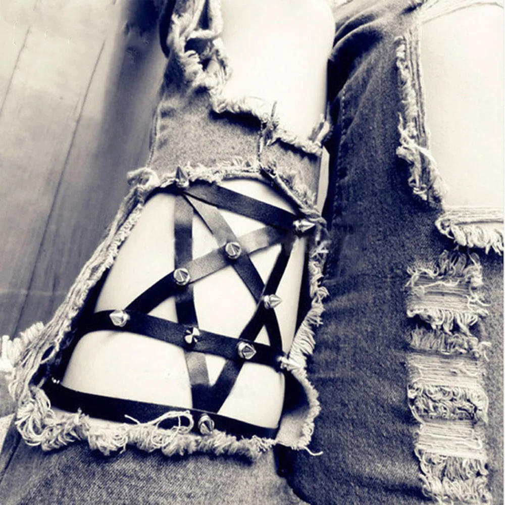 Description Picture 3 of itemHarajuku Cosplay Rock Sexy Leather Belt Suspenders Heart Elastic Leg Girl Women Harness Goth Black Gothic Punk Thigh Garter