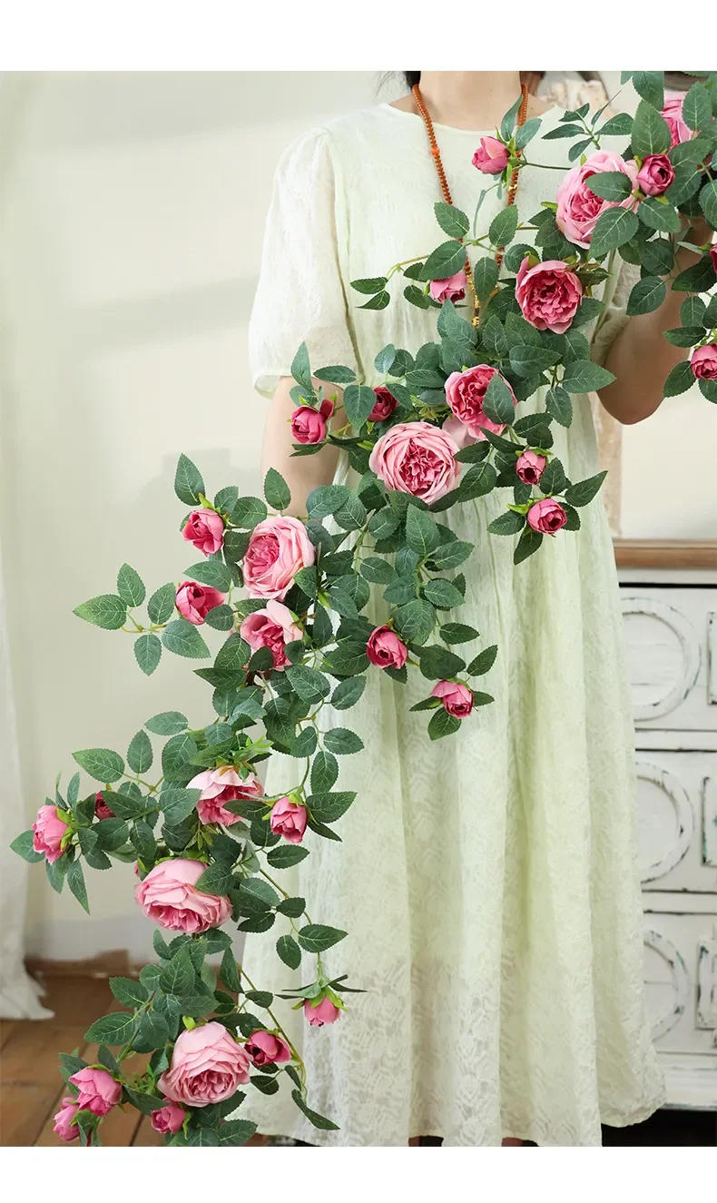 Description Picture 2 of itemArtificial Sweetheart Roses Vine Silk Flowers Rattan Cafe Decorative Simulation Rose Plant Fake Flower Vines Bar Decoration