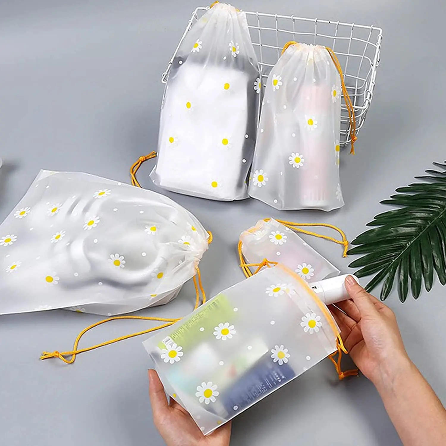 Description Picture 5 of item50PCS Drawstring Waterproof Clothes Shoes Storage Bags EVA Daisy Pattern Packaging Organizer Waterproof Makeup Toiletry Bags
