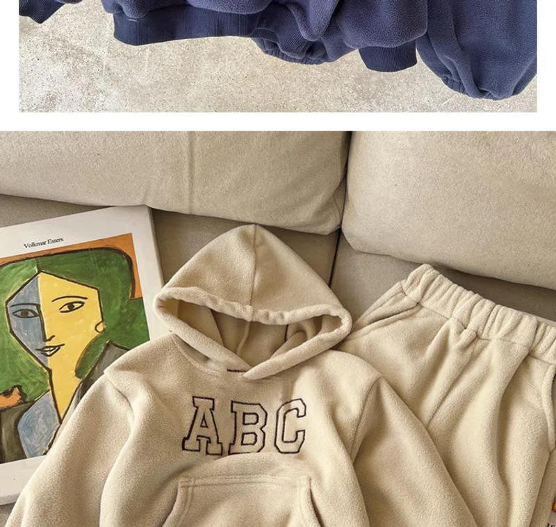 Description Picture 4 of item2025 Winter New Baby Long Sleeve Warm Clothes Set Children Fleece Sweatshirt + Pants 2pcs Suit Plus Velvet Thick Toddler Outfits