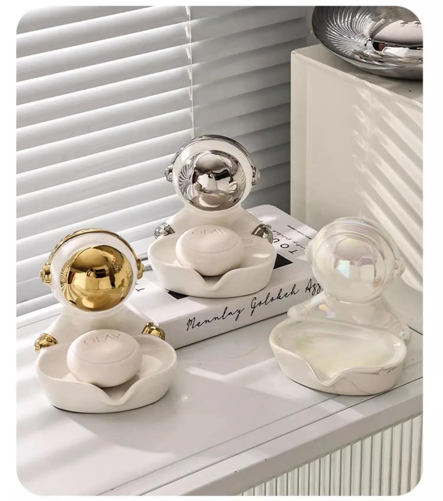 Description Picture 5 of itemCeramic Soap Dish Creative Astronaut Decoration Soap Box Soap Holder Household Bathroom Accessories Soap Storage Container