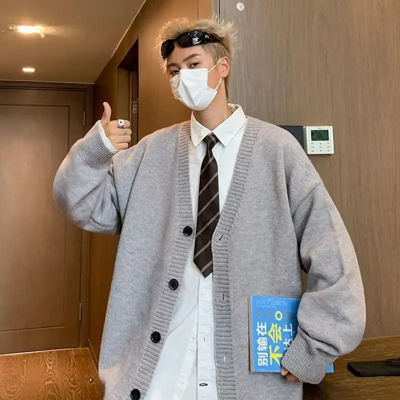 Description Picture 4 of itemMen's Loose-fit V-neck Knitted Top Solid Color Sweater Jacket High-end Feel Single-breasted Cardigan For Autumn