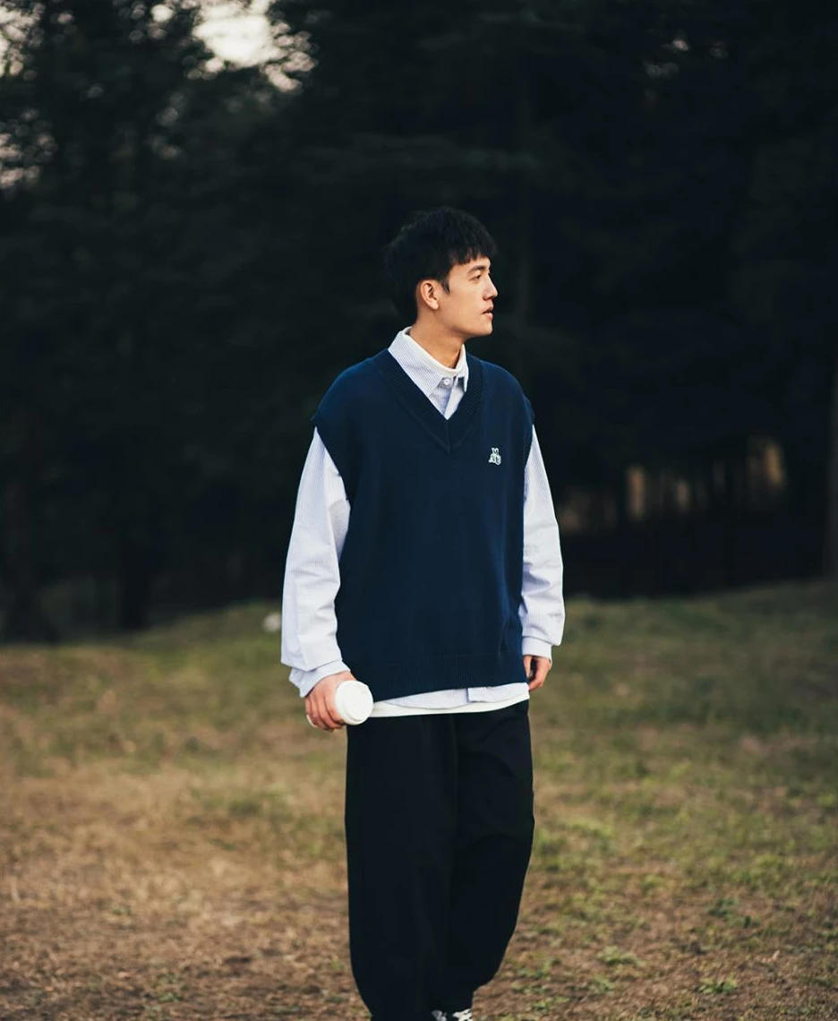 Description Picture 3 of itemMan Clothes Print No Hoodie Knitted Sweaters for Men Vest Sleeveless Waistcoat Fashion 2023 Y2k Vintage Heated Japanese Harajuku