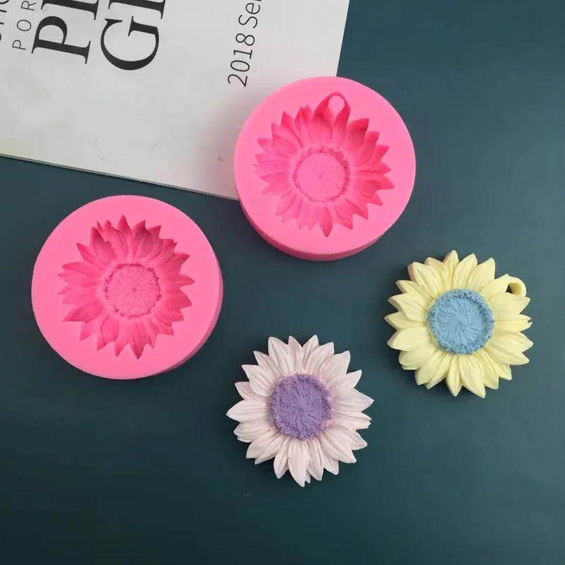 Description Picture 6 of itemDaisy Sunflower Scented Candle Silicone Mold Aromatherapy Soap Mold Drop Glue Hanging Decoration Mold Candle Making Kit