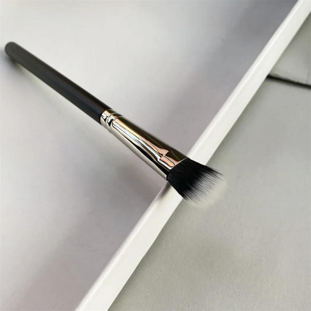 Description Picture 5 of itemDuo Fibre Eye Shadow Concealer Blending Brush 287 Small Stippling Highlighter Shading Contouring Cosmetic Makeup Brush Tool