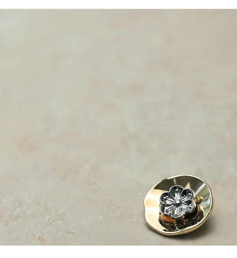 Description Picture 3 of item6pcs/Lot Golden Knitting Accessories For Clothing Flower DIY Crafts Supplies Blazer Metal Buttons Sewing Accessories Sewing Item