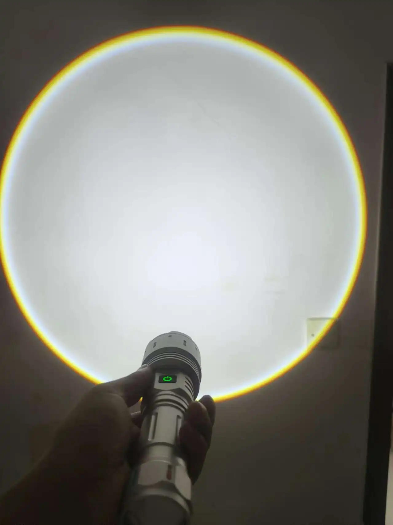 Description Picture 2 of item1500 Meters Super Bright White Laser LED Flashlight USB Rechargeable Torch 26650 Battery Outdoor Camping Emergency Flash Light