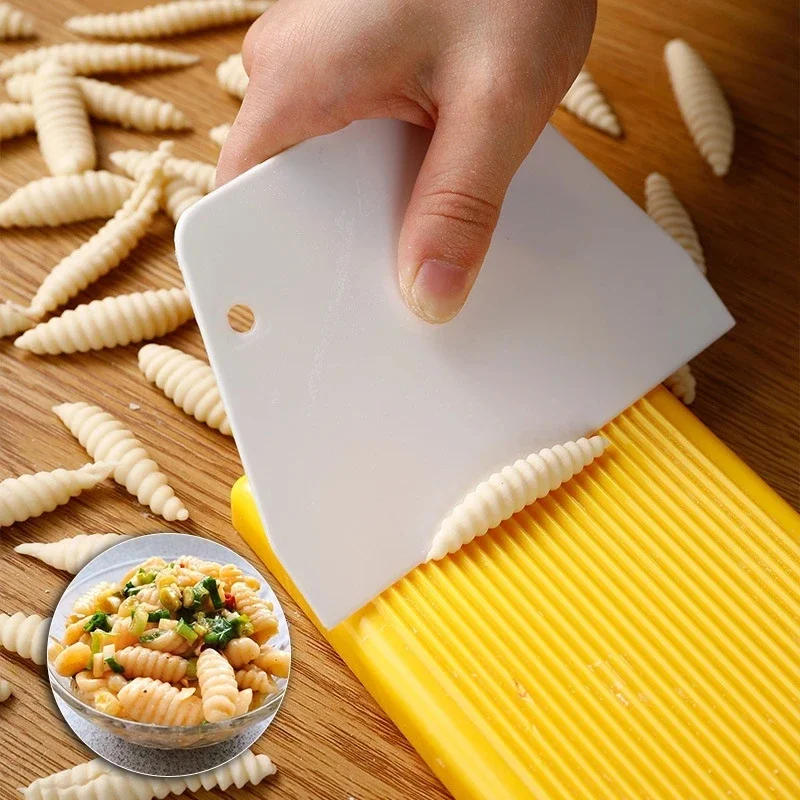 Description Picture 4 of itemPlastic Pasta Macaroni Board Spaghetti Macaroni Pasta Gnocchi Maker Rolling Pin Baby Food Supplement Molds Manual Kitchen Tool