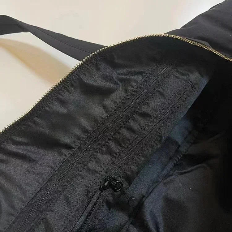 Description Picture 5 of itemOn My Level 16L Waterproof Sports Bag Men and Women Bucket Yoga Crossbody Shoulder Bag Casual large capacity duffle Backpack
