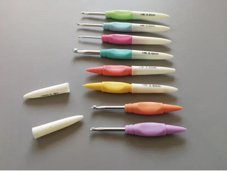 Description Picture 5 of itemCrochet Hook Mix Size Crochets Soft Handle DIY Knitting Needles Sets Sewing Tool Accessories