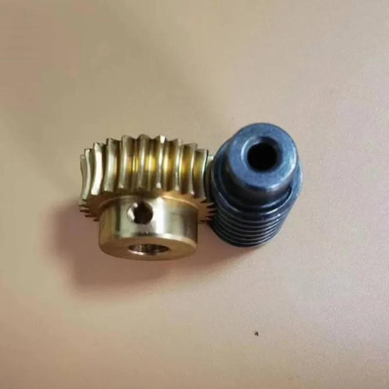 Description Picture 4 of item1set 1M brass Worm Gear with rod  drive 1:15 1:20  1:25 1:30 1:40 Speed Ratio 40cr Worm center hole 6/8/10MM