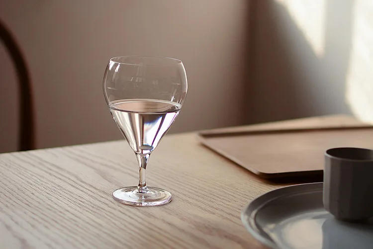 Description Picture 4 of item2pc Water Drop Shape Cocktail Glass Wine Champagne Glass Martini Whisky Cup Coffee Juice Cups for Bar Party Decorated